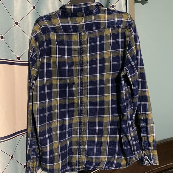 Green flannel - Picture 3 of 3